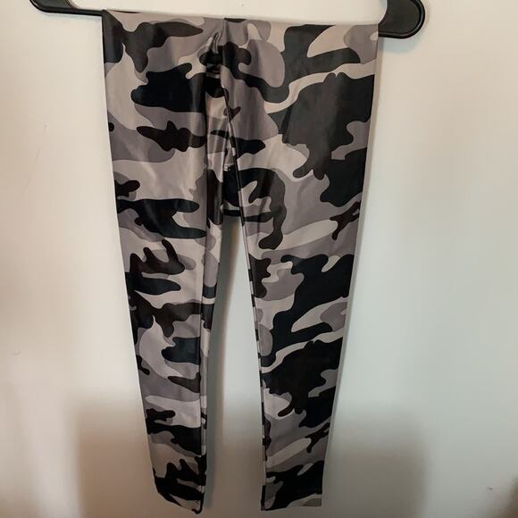 Koral Lustrous High Rise Legging- Lead Camouflage-S - Picture 5 of 8